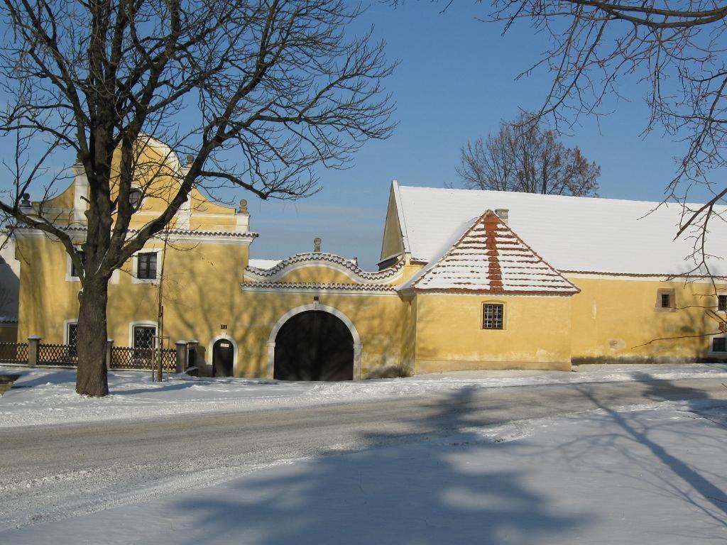 Hotel Pod Sluncem Třebíz Zewnętrze zdjęcie